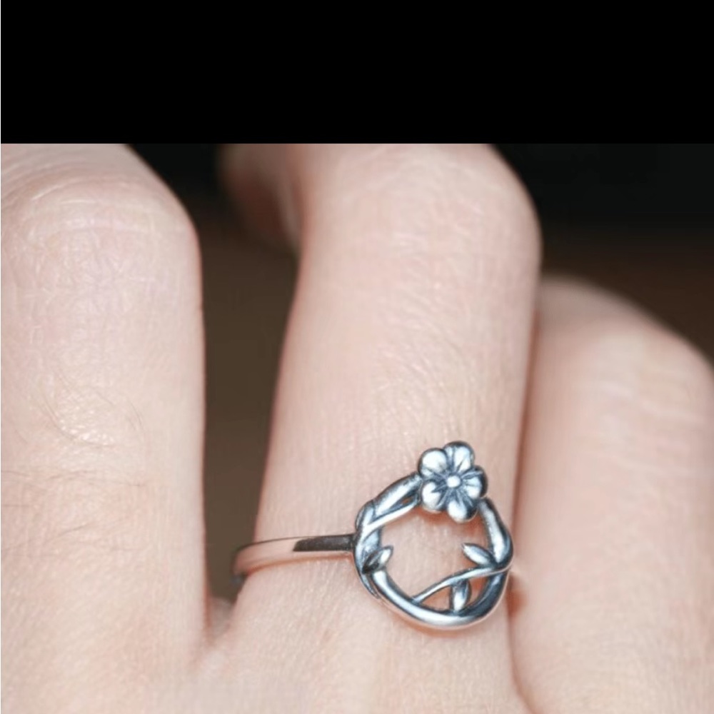 Magnolia floral spring ring - Picture 2 of 8